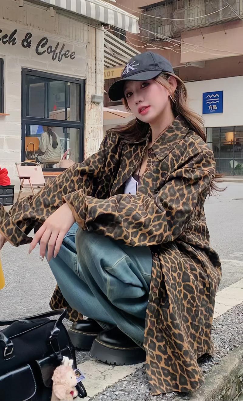 女人豹纹衣服怎么搭配衣服图片欣赏