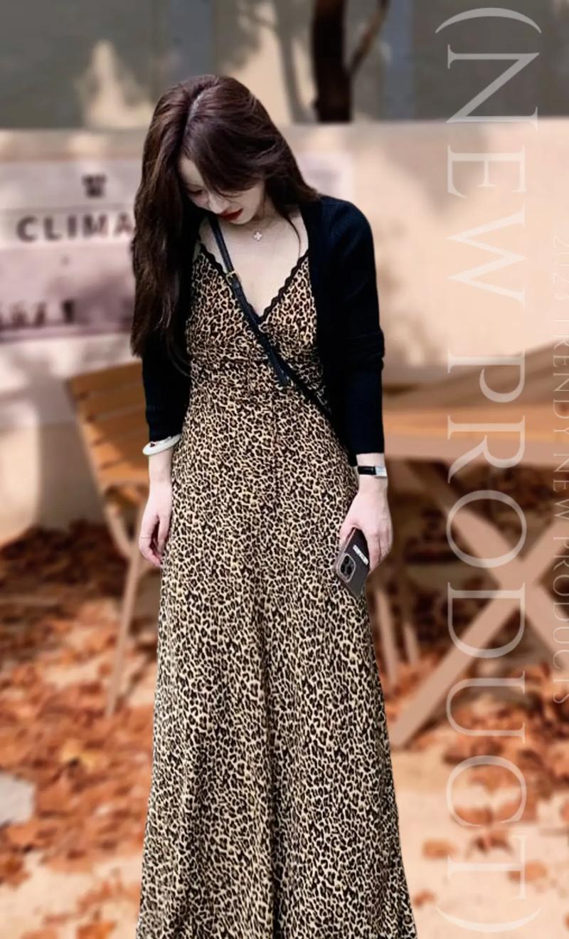 女人豹纹衣服怎么搭配图片欣赏