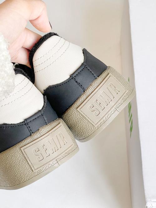 女孩黑色板鞋怎么搭配图片大全