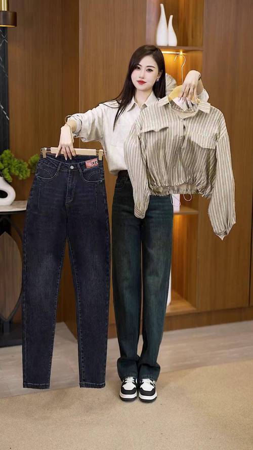 牛仔哈伦裤怎么搭配图片