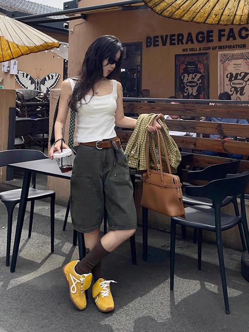 工装短裤配什么上衣