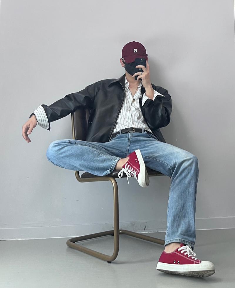 男士长款黑皮衣怎么搭配什么裤子好看