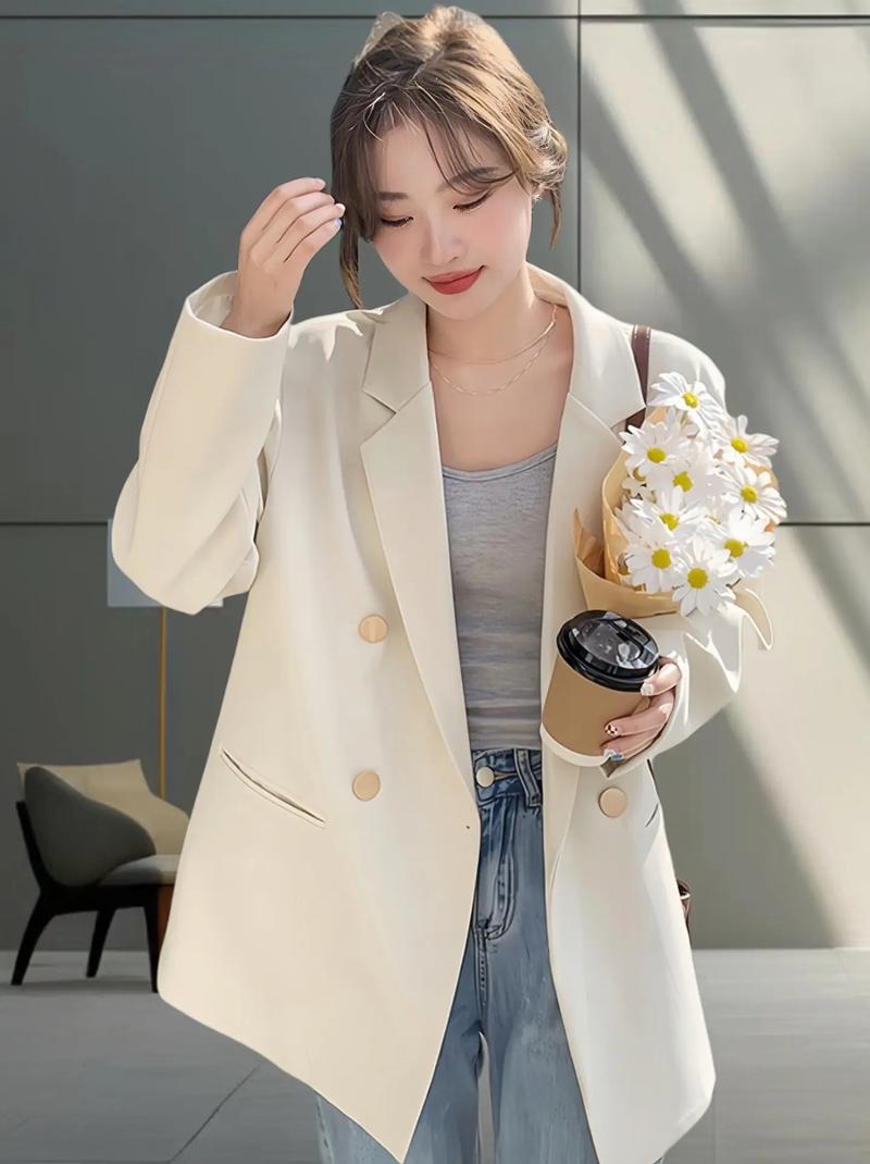 米白色的上衣怎么搭配什么裤子图片大全