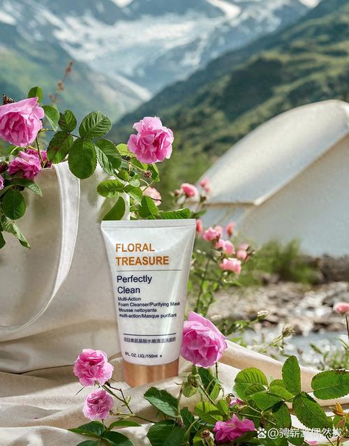 毛孔出大用什么洗面奶