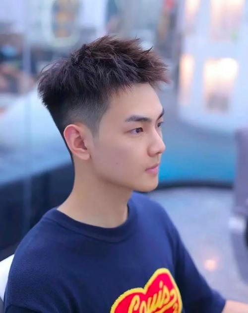 发际线高留什么发型