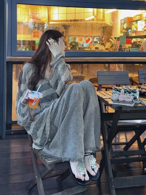 阔腿流苏裤子怎么搭配