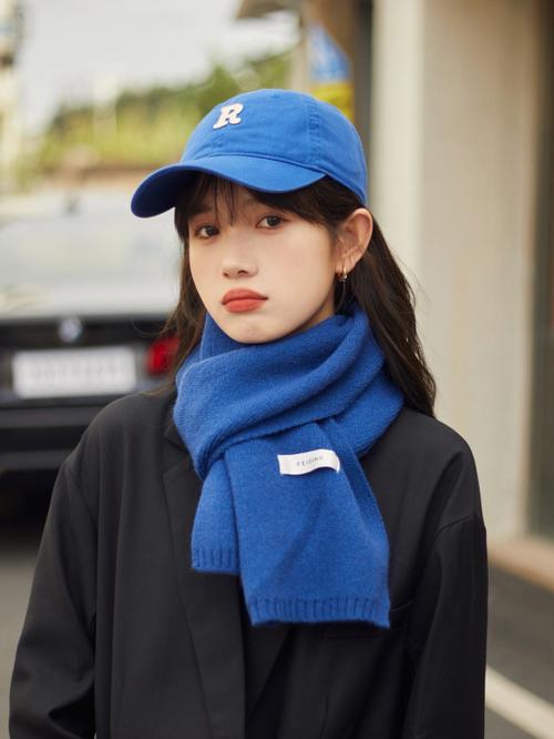 湖蓝色怎么搭配围巾