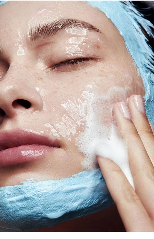 脸部很脏用什么洗面奶