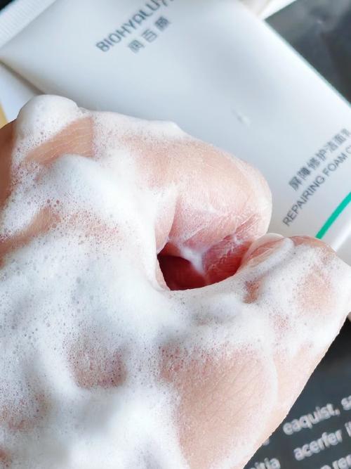 洗面奶用了皮肤紧绷干