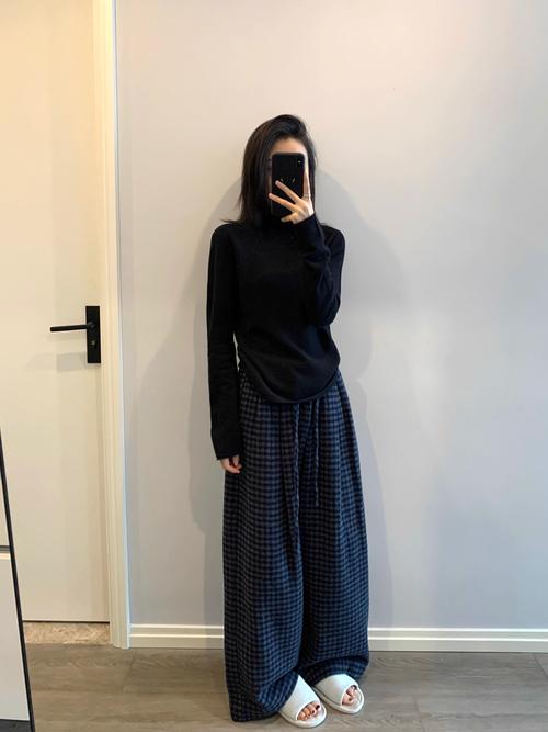 格纹裤怎么搭配上装