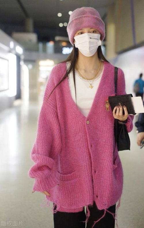 粉红色帽子怎么搭配