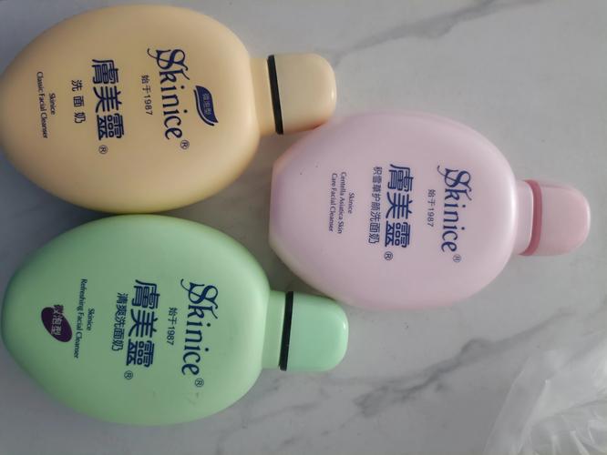 黑头多 用什么洗面奶