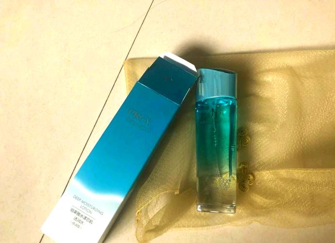 油皮痘痘肌适合什么护肤品