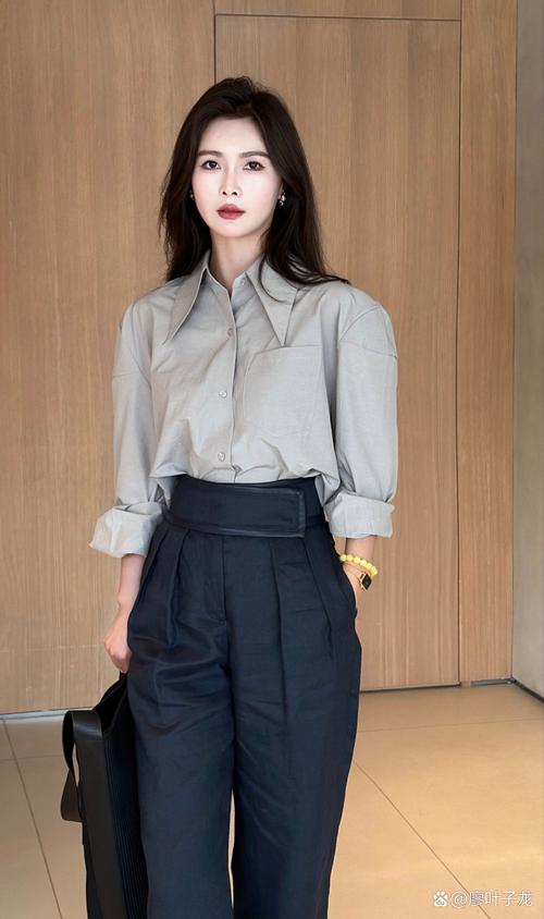 长款衬衣衣怎么搭配什么裤子和鞋子