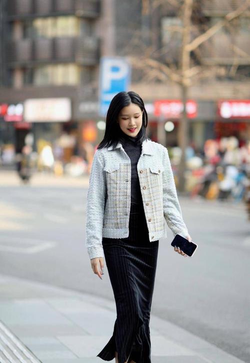 中款包臀裙怎么搭配什么外套