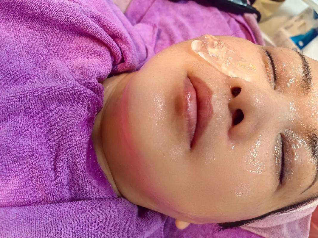 梦见在脸上涂满洗面奶