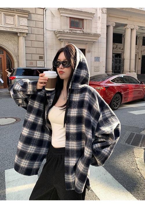 中长版衬衫怎么搭配什么外套