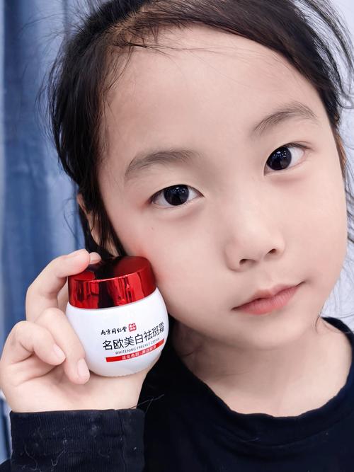 皮肤长斑用什么护肤品好