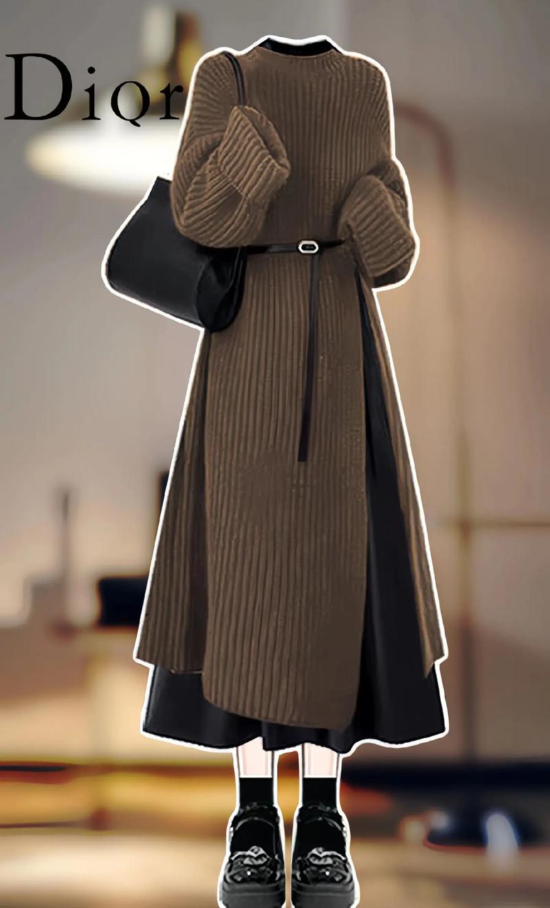 针织的连衣裙怎么搭配衣服好看吗