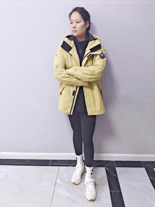 荧光色怎么搭配衣服图片