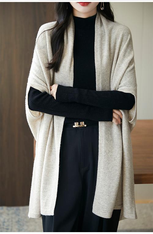 羊毛披肩秋冬怎么搭配