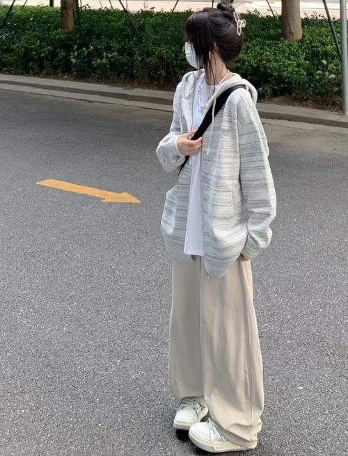 学生秋季适合穿什么衣服怎么搭配