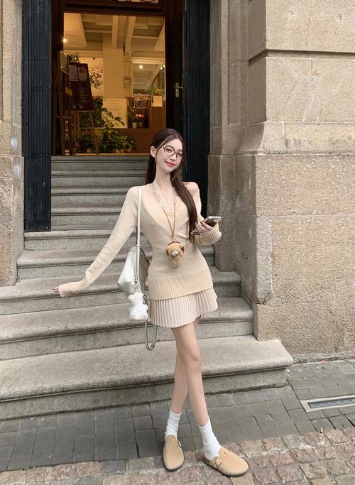 小套头针织衫怎么搭配