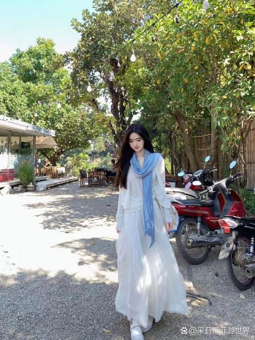 围巾怎么搭配长裙好看