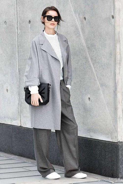 灰色的上衣怎么搭配