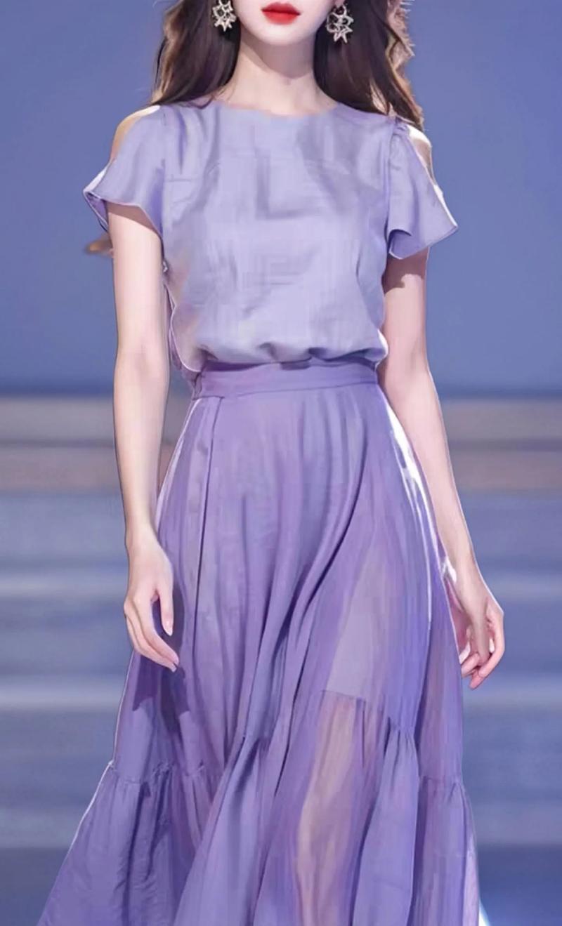 紫色裙子配什么外套