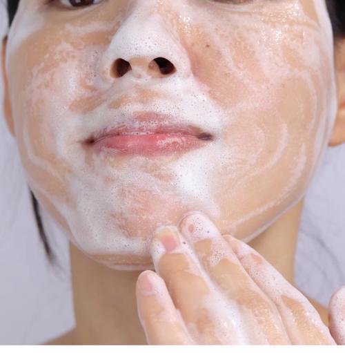 皮肤老化用什么洗面奶