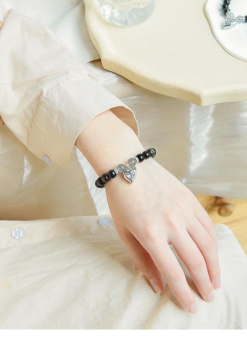 女生黑曜石怎么搭配