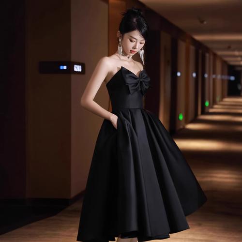 黑色长款礼服怎么搭配