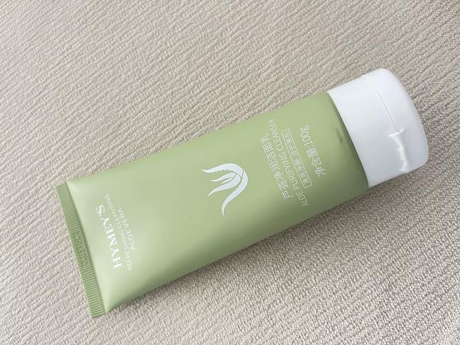 思亲肤芦荟洗面奶泡沫