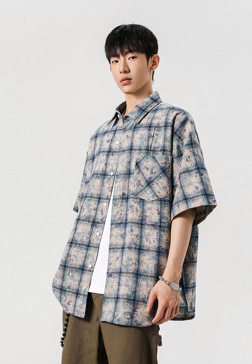 衬衫加t恤怎么搭配什么外套