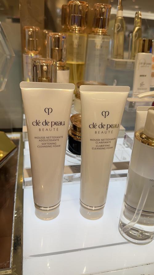 cpb洗面奶滋润质地