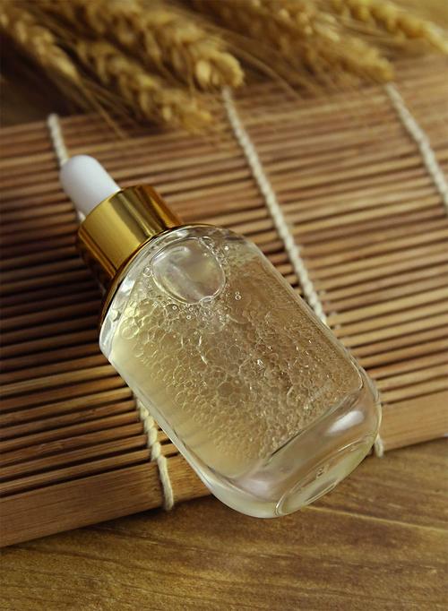 皮肤特别油用什么护肤品