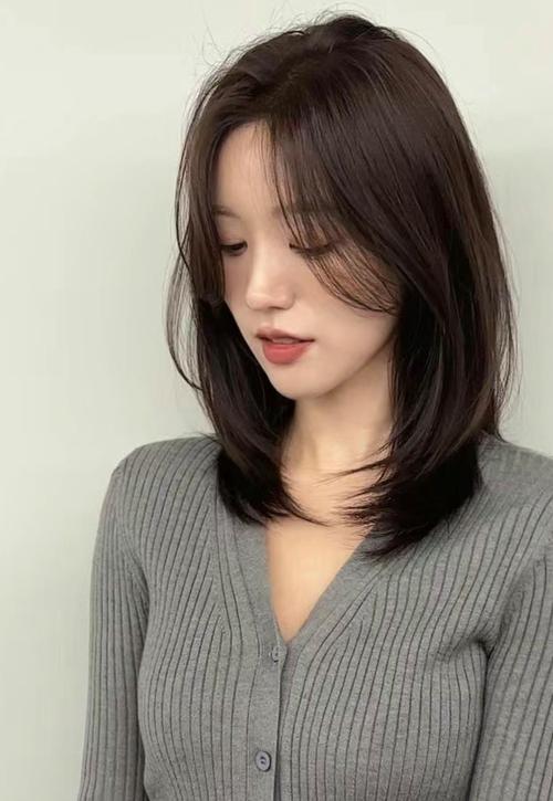 脸瘦剪什么发型好看