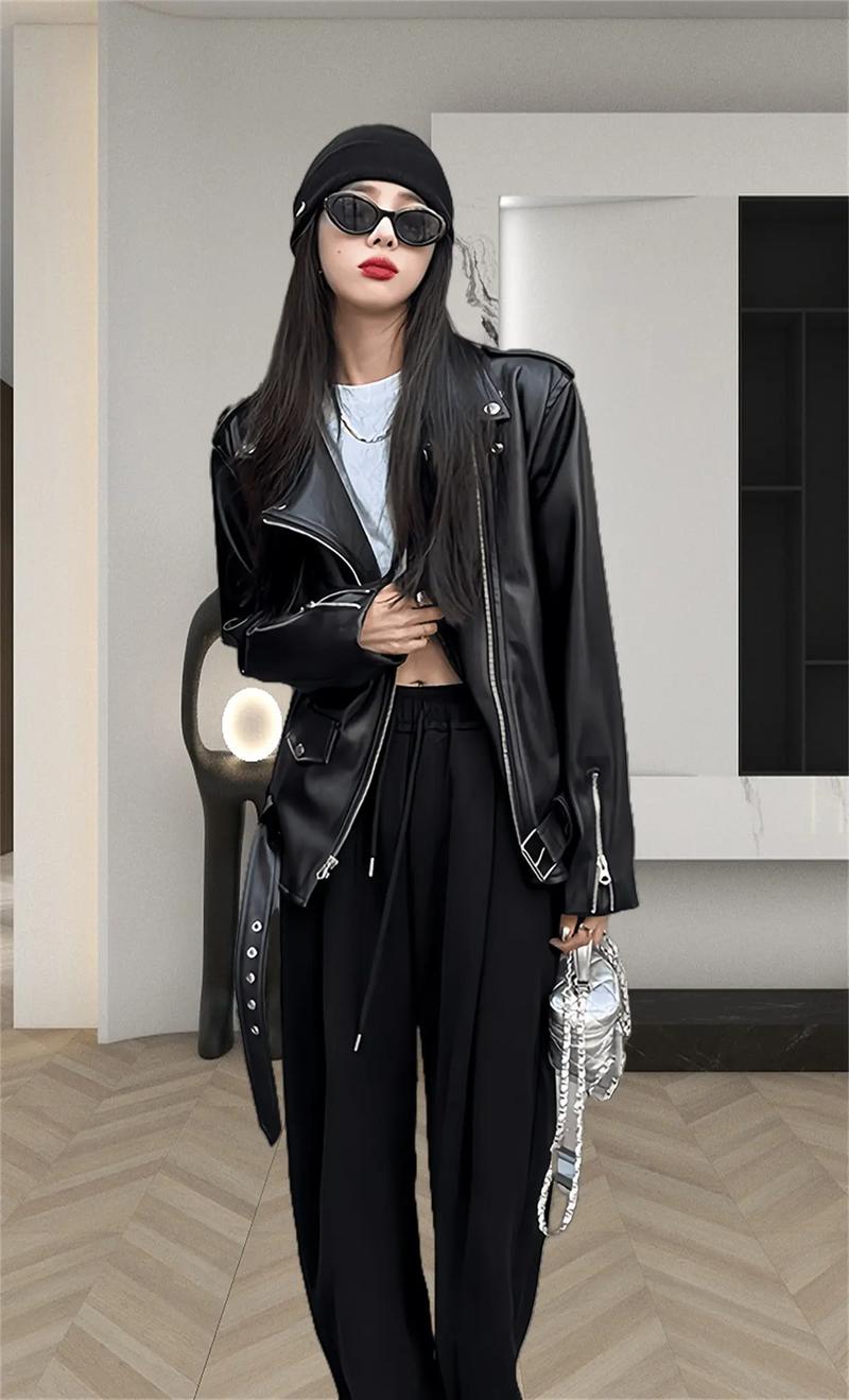 女长皮衣怎么搭配什么裤子