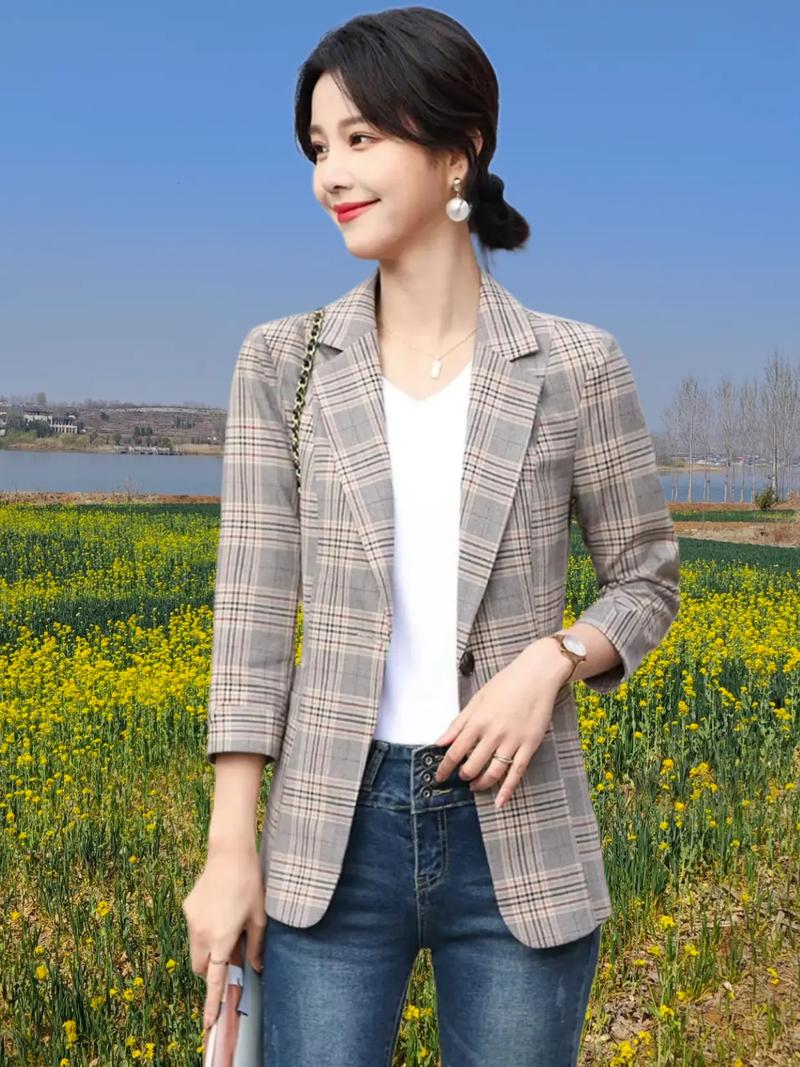 格子小西服怎么搭配裤子鞋子