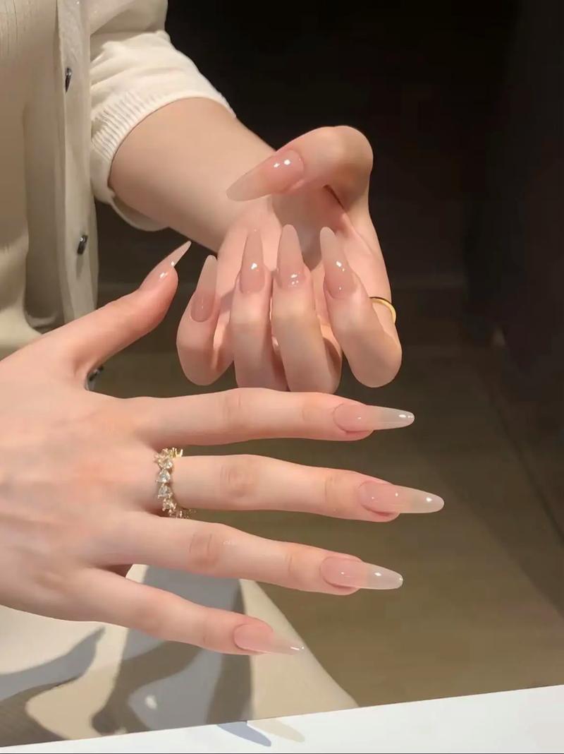 做指甲什么颜色好看