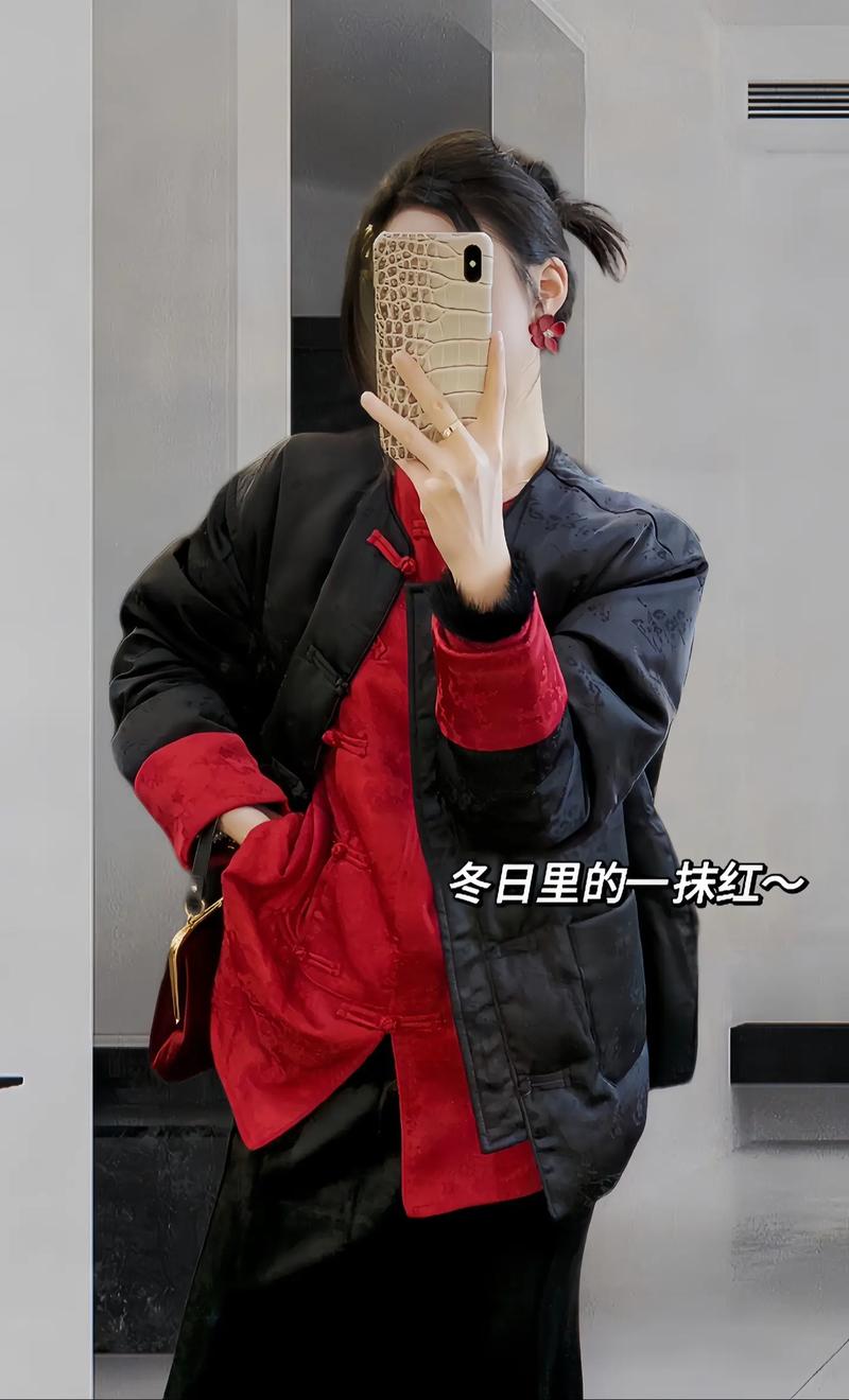 黑红配什么颜色好看