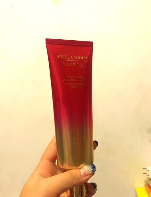 雅诗兰黛洗面奶没过期