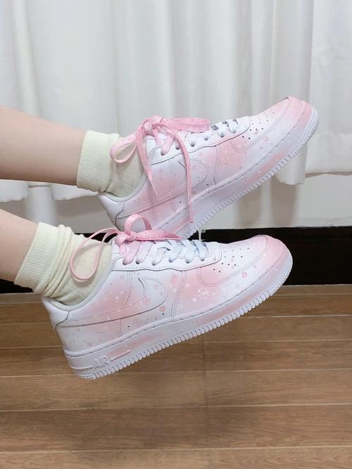 冬季粉鞋子怎么搭配图片