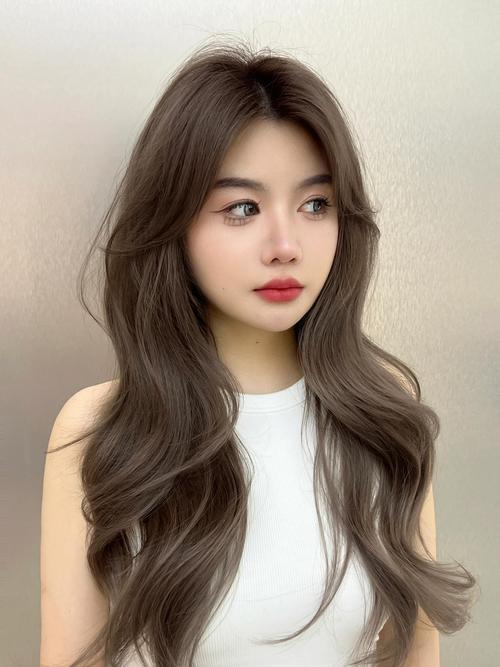 秋冬适合什么发色