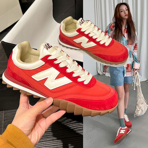 黑红色慢跑鞋怎么搭配