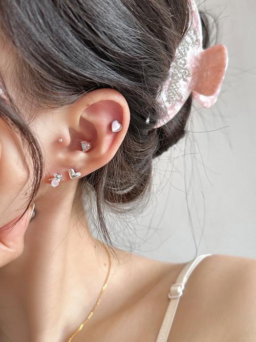 多个耳怎么搭配耳钉