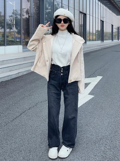 短大衣怎么搭配下装