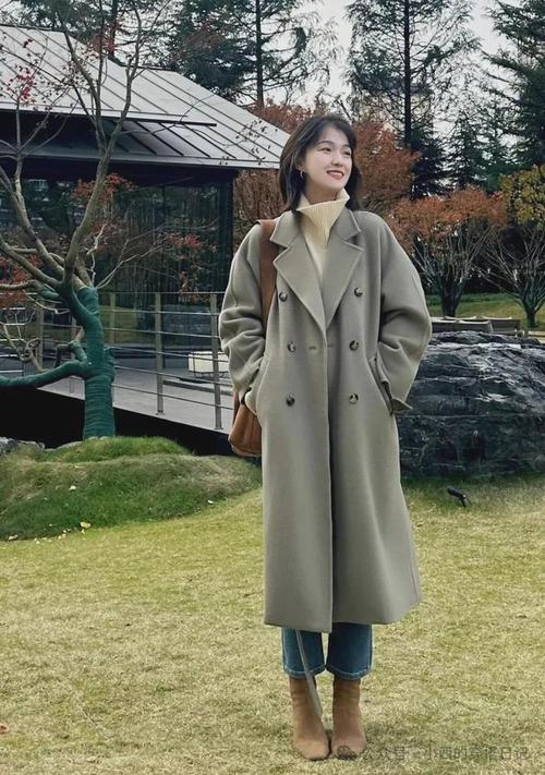 短大衣怎么搭配下装