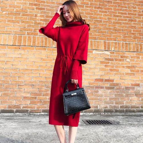 大红色短靴怎么搭配衣服